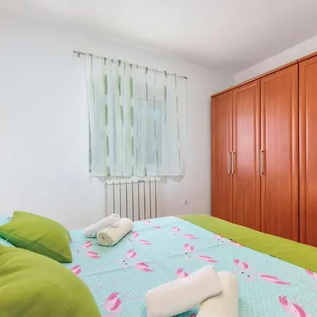 Vakantiehuis House Verica With Pool