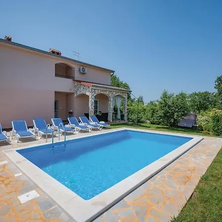 House Verica With Pool *