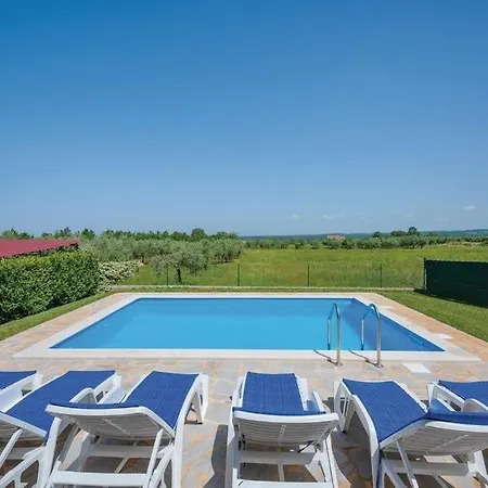 House Verica With Pool