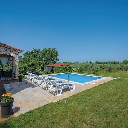Holiday home House Verica With Pool Rosini
