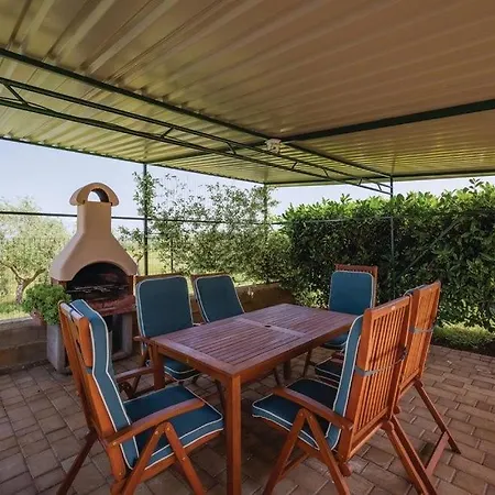 House Verica With Pool Rosini